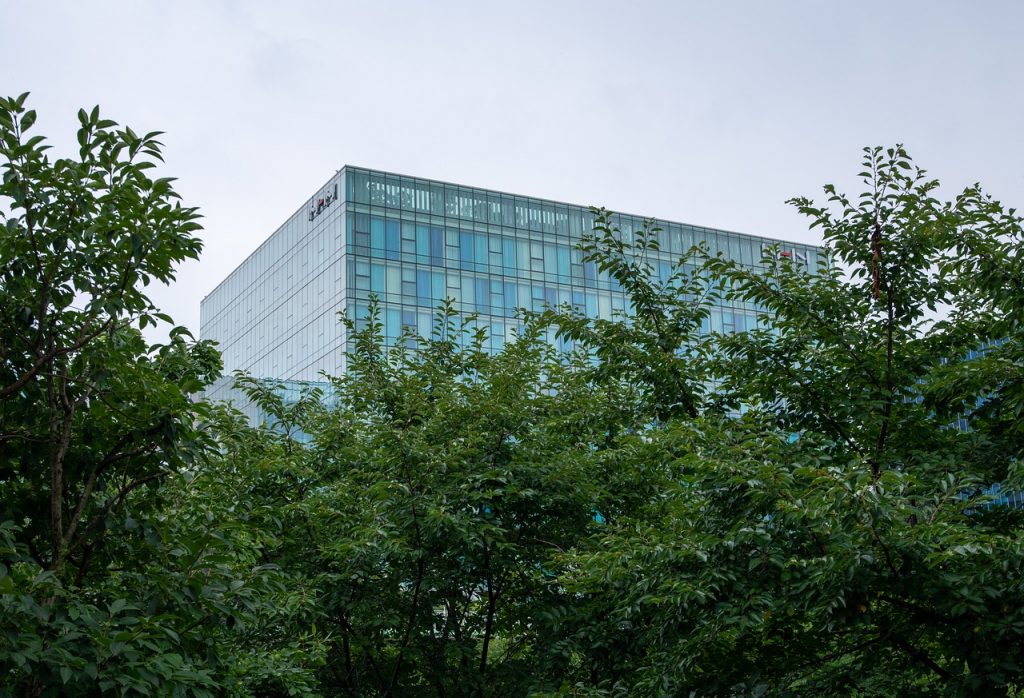 building 5483165 1280