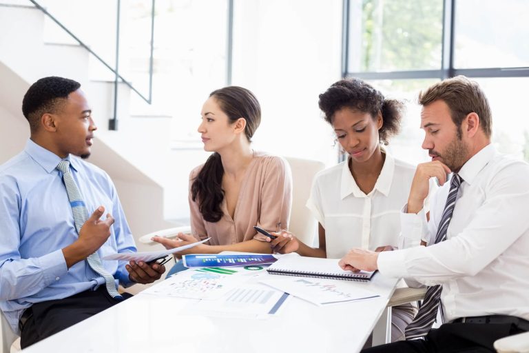Por que terceirizar serviços é uma opção vantajosa para empresas de diferentes segmentos?